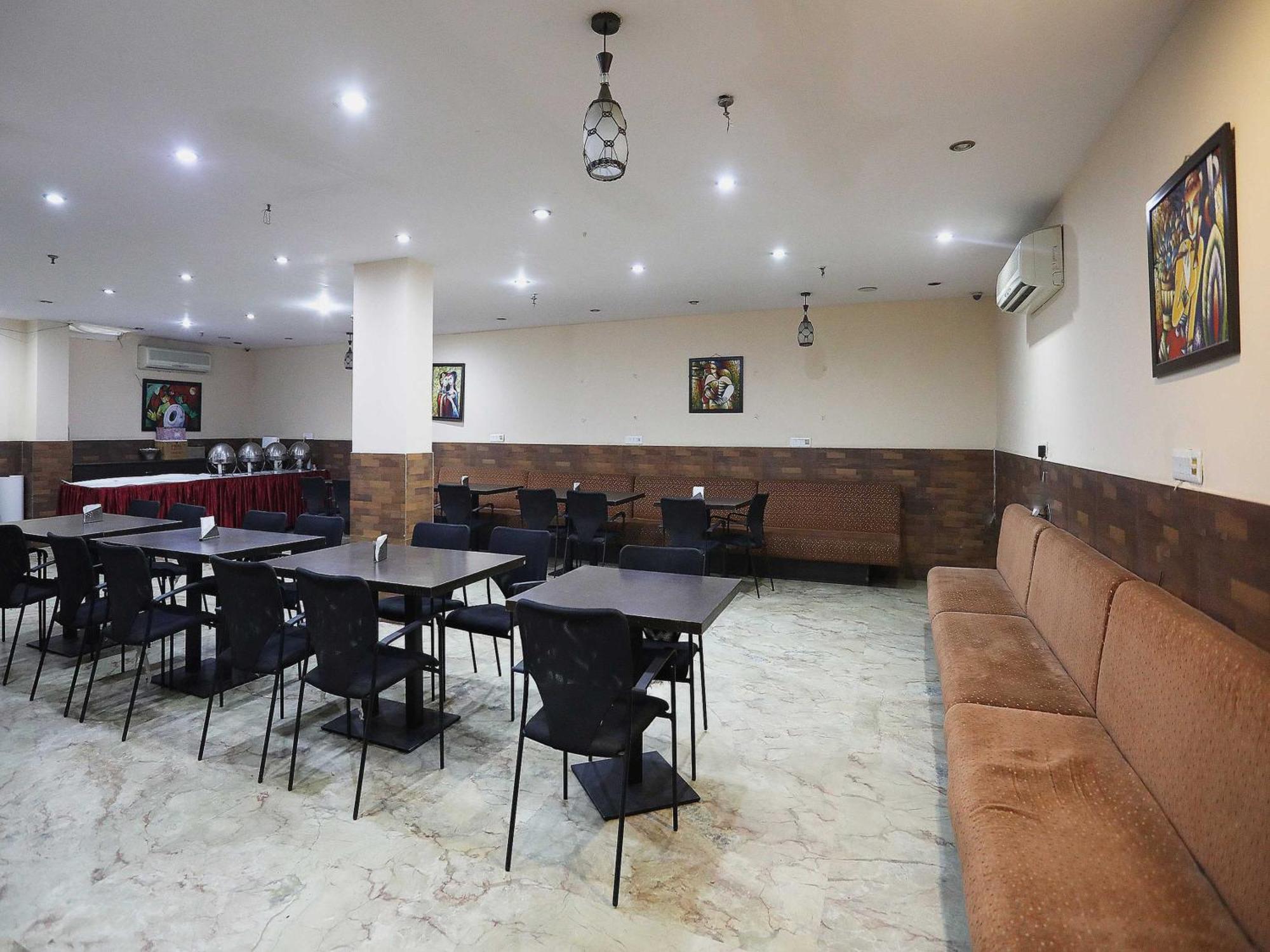Oyo Hotel Vedas Heritage Dillí Exteriér fotografie