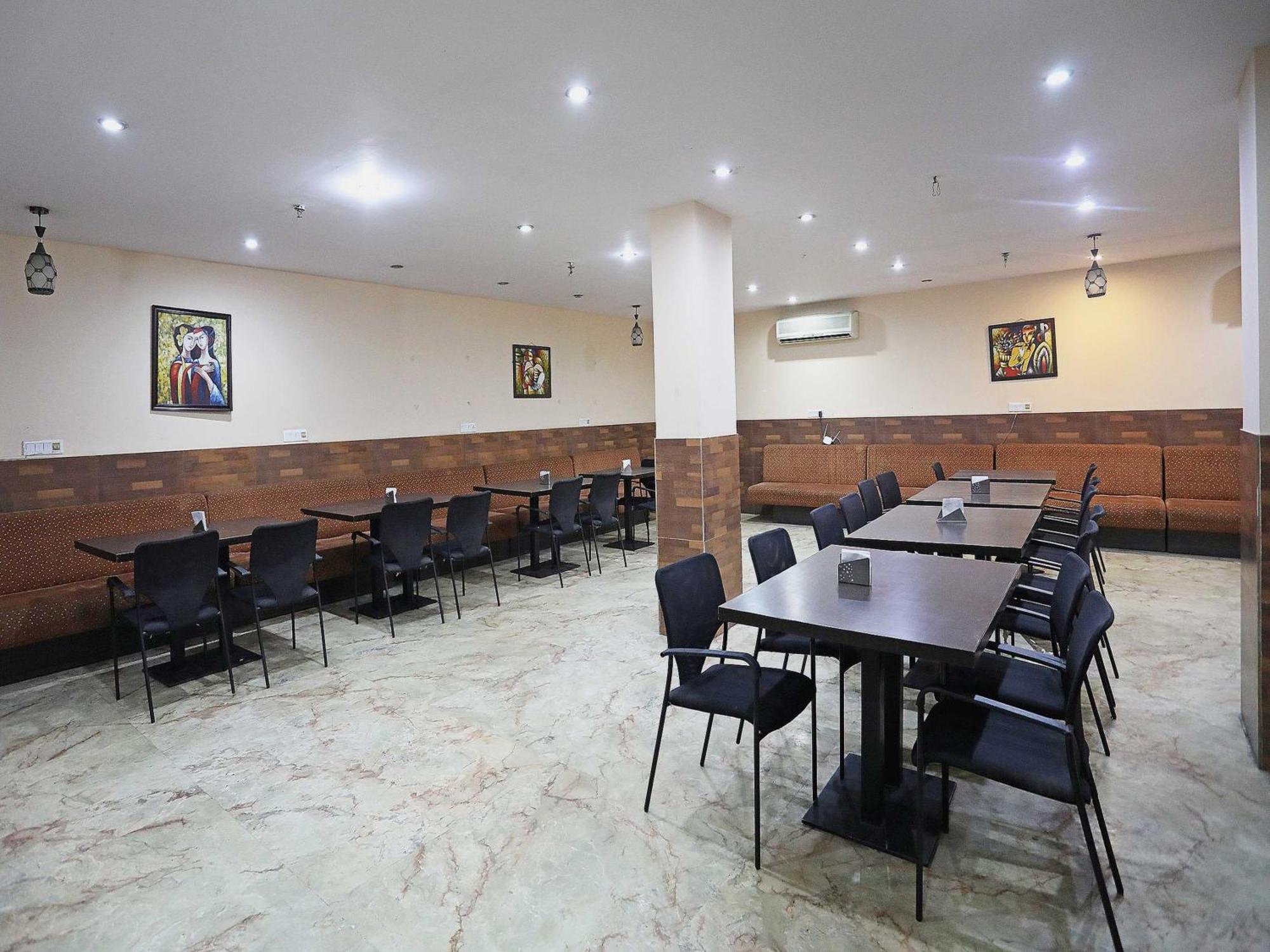Oyo Hotel Vedas Heritage Dillí Exteriér fotografie